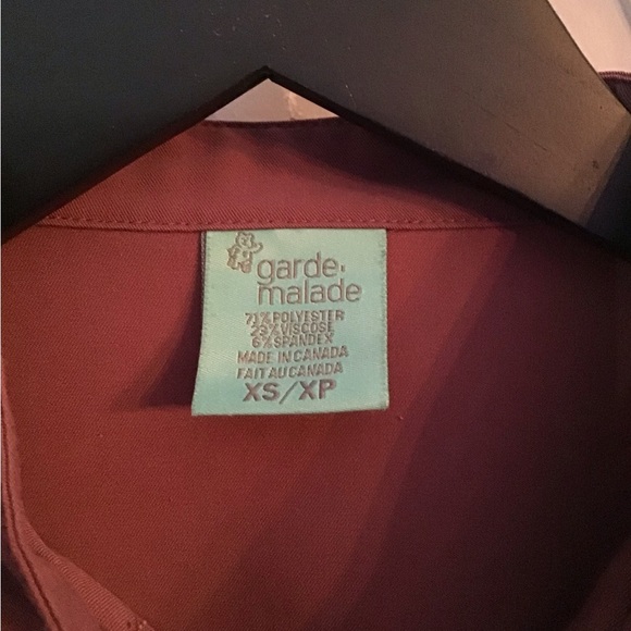 Garde Malade Scrub Set - Picture 7 of 8